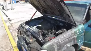 Hombre recoge su camioneta en el corralón y se le quema rumbo a su casa en Campeche