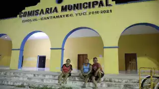 Tras el compromiso del Gobernador Mauricio Vila Dosal de mejorar el alumbrado público para los habitantes de la comisaría de Cholul