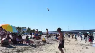 Familias enteras y turistas disfrutaron de un día soleado en los arenales de Progreso