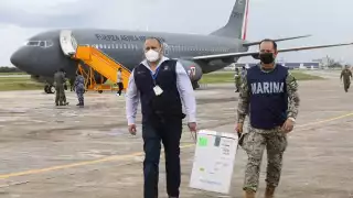 La SSY estuvo presente en la entrega y traslado de las vacunas de Pfizer-BioNTech que llegaron a Mérida desde la Ciudad de México