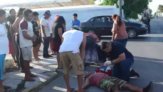 El hombre fue arrollado por la camioneta