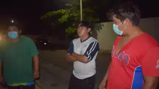 Aseguran que sólo fueron a llevar a un familiar, y fueron ellos quienes terminaron en la cárcel luego de ser jaloneados