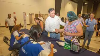 En la primera jornada de entregas se benefició a los alumnos de Umán, Celestún y Kinchil