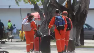 Obreros de costa afuera de Campeche, en espera de nuevos contratos con Pemex