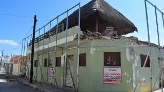 El bar de Progreso ha sido acordonado con barras de metal para evitar otro accidente