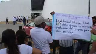 La protesta fue hecha durante la comparecencia de la titular de la Secretaría de Educación de Quintana Roo (SEQ) Foto: Eric Castillo