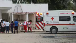 El hombre fue trasladado por paramédicos de la Cruz Roja hacia el Hospital General de Felipe Carrillo Puerto