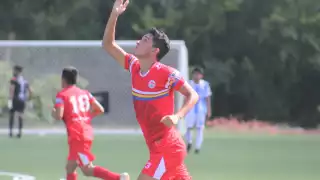 Pioneros Junior le quito el invicto de seis juegos ganados a Puerto Aventuras FC