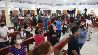 Aglomerados, cantaron las mañanitas a la Virgen de Guadalupe en Cancún