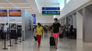 Es difícil encontrar turistas norteamericanos que se queden a pernoctar dentro del Aeropuerto Internacional de Cancún