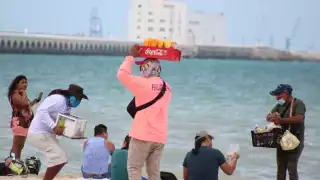 Los ambulantes dijeron que no es su intención molestar al visitante y que sólo buscan recuperarse económicamente