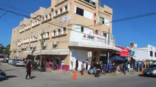 El paro nacional "Un día sin nosotras" se lleva a cabo un día después de la conmemoración del Día de la Mujer