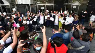 El dirigente del PRI estuvo acompañado de las diputadas inconformes