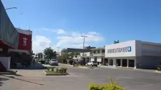 La Av. Héroes, es la principal arteria comercial en Chetumal