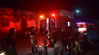 La mujer fue llevada a un hospital por paramédicos de la Cruz Roja