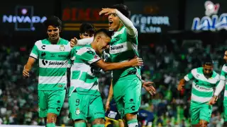 Santos golea al Atlético San Luis y se encuentra en los primeros lugares de la Liga MX