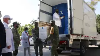 Llegó el décimo lote que consta de 27 mil 600 vacunas marca Sinovac y 24 mil 570 marca Pfizer