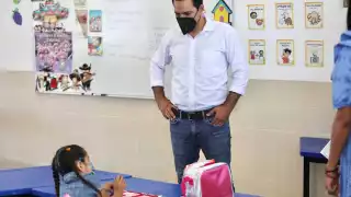 A entregar estos dos nuevos centros escolares, el gobernador Mauricio Vila convivió con alumnos y maestros de los planteles