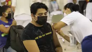 El gobernador recuerda que la efectividad de la vacuna disminuye el riesgo de fallecer en caso de contagiarse de la enfermedad