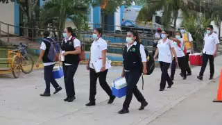 El personal de salud dio inicio al proceso de vacunación