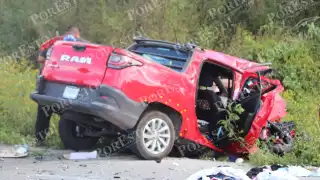 Al menos dos personas perdieron la vida en un choque en la carretera Motul-Cansahcab