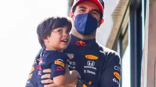 Checo Pérez y su hijo celebran triunfo del América