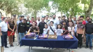 Todos los participantes y sus acompañantes participaron también en la tradicional partida de la Rosca de Reyes