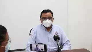 El jefe del departamento de Vectores y Zoonosis, Juan Octavio Ávila López, informó sobre los casos de Dengue en Campeche. Foto: Lucio Blanco