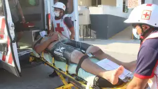 Los gritos de auxilio de un grupo de personas que se encontraban en este puerto, alarmo a elementos de la policía municipal