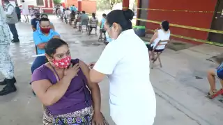 La dependencia estatal de salud recordó que continúa la vacunación de personas de 30 a 39 años