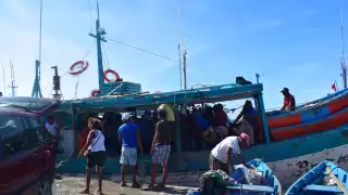 Pescadores han presentado problemas desde el inicio de la marea roja hace 10 días