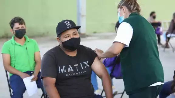 Los municipios de Tahdziú, Kinchil, Dzidzantún, Hocabá, Temax y Abalá serán los primeros en recibir la segunda dosis Los municipios de Tahdziú, Kinchil, Dzidzantún, Hocabá, Temax y Abalá serán los primeros en recibir la segunda dosis