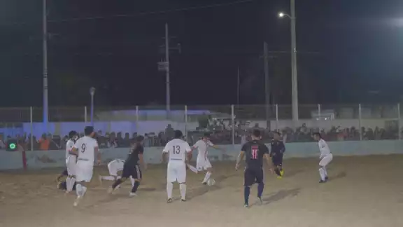 La asistencia masiva hizo que la final del “Torneo del Pueblo” se saliera de control