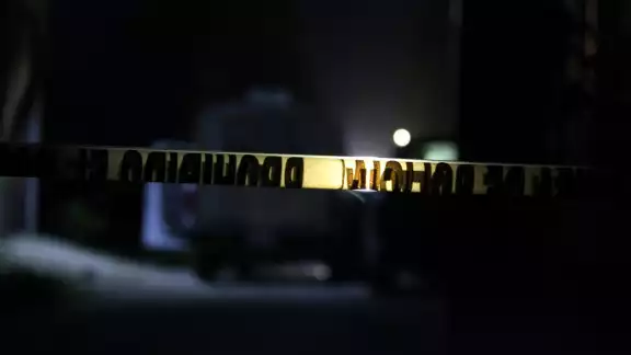Fue poco antes de las 21:00 horas cuando los sicarios llegaron a una vivienda y dispararon en contra de dos hombres Fue poco antes de las 21:00 horas cuando los sicarios llegaron a una vivienda y dispararon en contra de dos hombres