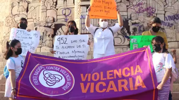 La aprobación de la ley generó lágrimas y abrazos de felicidad entre integrantes del Frente Estatal La aprobación de la ley generó lágrimas y abrazos de felicidad entre integrantes del Frente Estatal