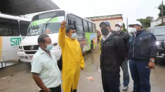 Mauricio Vila asegura qe el peligro ya pasó y felicita a los yucatecos por su colaboración Mauricio Vila asegura qe el peligro ya pasó y felicita a los yucatecos por su colaboración