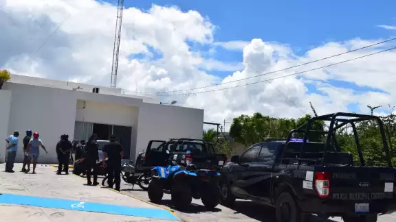 Mujeres llegan a los golpes tras choque en Yucatán Mujeres llegan a los golpes tras choque en Yucatán