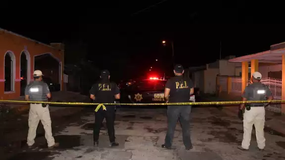 Los elementos policiacos de Yucatán aseguraron la zona y mantuvieron vigilancia perimetral en la colonia Azcorra de Mérida Los elementos policiacos de Yucatán aseguraron la zona y mantuvieron vigilancia perimetral en la colonia Azcorra de Mérida