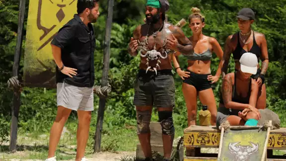 Participantes de Survivor México 2023 luchan por el collar de inmunidad Participantes de Survivor México 2023 luchan por el collar de inmunidad