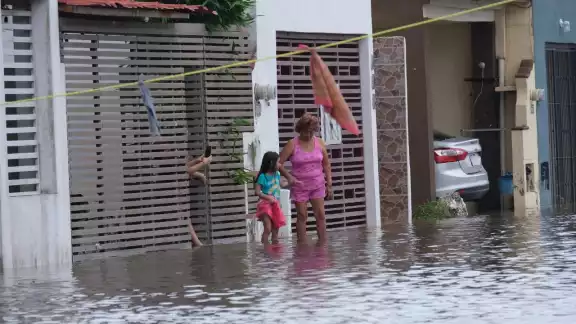 Los vecinos aseguran que se trata de una situación extraordinaria. Foto: Cuautémoc Moreno Los vecinos aseguran que se trata de una situación extraordinaria. Foto: Cuautémoc Moreno