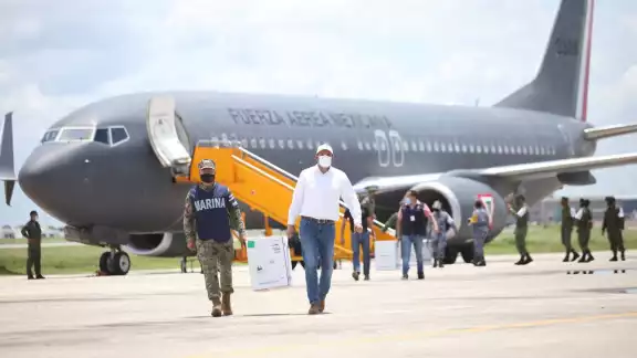 El gobernador invitó a los ciudadanos a vacunarse