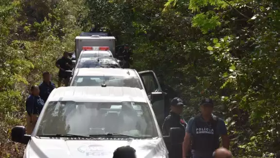 En los operativos de búsqueda colaboraron los familiares e integrantes de los colectivos de búsqueda En los operativos de búsqueda colaboraron los familiares e integrantes de los colectivos de búsqueda