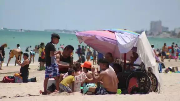 Autoridades reportaron varios incidentes en la vía pública, debido al número de visitan Autoridades reportaron varios incidentes en la vía pública, debido al número de visitan