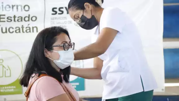 La dependencia estatal destacó que las dosis se estarán aplicando únicamente a las personas que tengan sus 2 vacunas previas La dependencia estatal destacó que las dosis se estarán aplicando únicamente a las personas que tengan sus 2 vacunas previas