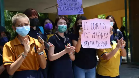 En los próximos días se han dado propuestas de las estudiantes por las decisiones que ha tomado la institución. En los próximos días se han dado propuestas de las estudiantes por las decisiones que ha tomado la institución.