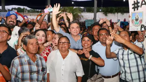 En Peto más de 4 mil amigos refrendaron la amistad y aliento al proyecto de Liborio Vidal En Peto más de 4 mil amigos refrendaron la amistad y aliento al proyecto de Liborio Vidal