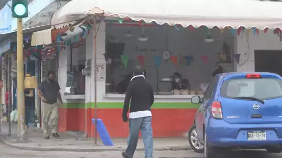 Dariamente, se comercializan 12 mil pollos en los mercados municipales y tiendas minoristas Dariamente, se comercializan 12 mil pollos en los mercados municipales y tiendas minoristas