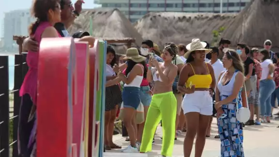 Tras la disminución de casos, Quintana Roo optó por regresar al Semáforo Verde