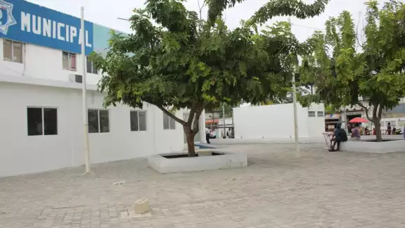 El hombre falleció al interior de un hospital y cuando ingresó portaba un short color café, una playera sin logotipo color negra. Foto: Ricardo Jiménez