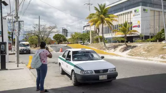 Taxistas de Cancún ahora operarán con Uber Taxistas de Cancún ahora operarán con Uber